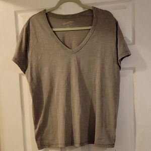 Universal Thread Women's Short Sleeve V-Neck Tan Tee